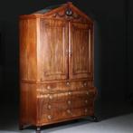 Hollands Louis Seize kabinet ca 1780 in blond mahonie met 1, Antiek en Kunst, Antiek | Meubels | Kasten, Ophalen of Verzenden