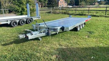Div. nieuwe Autoambulance Autotransporter auto aanhangwagen beschikbaar voor biedingen