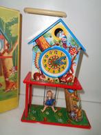 Joustra - Penduleklok met kind op schommel, verpakt. -, Antiek en Kunst, Antiek | Speelgoed