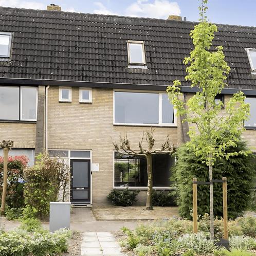 Ruime Tussenwoning met Balkon in Rijsbergen gevonden in Rijs, Huizen en Kamers, Huizen te huur, Direct bij eigenaar