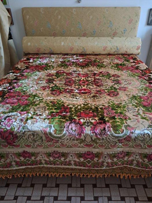 Bedsprei - 210 cm - 260 cm, Antiek en Kunst, Antiek | Kleden en Textiel