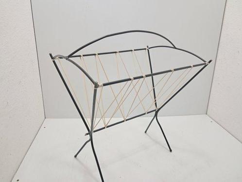 Tijdschriftenhouder - Staal, Antiek en Kunst, Kunst | Designobjecten