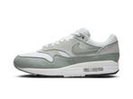 Nike Air Max 1 SC Mica Green - Maat 45 EU, Kleding | Heren, Schoenen, Ophalen of Verzenden, Nieuw, Nike