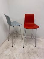 Gebruikte Vitra Hal High stool kruk rood en blauw, Zakelijke goederen, Vergader- of Presentatieruimte, Ophalen of Verzenden, Gebruikt