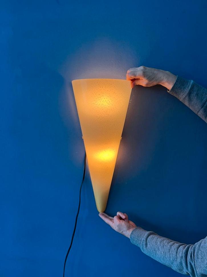 Astonishing Hand-Made Glass Wall Sconce with Gold Elements, Huis en Inrichting, Lampen | Wandlampen, Ophalen of Verzenden