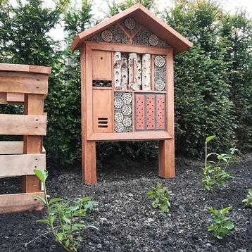 Corsica insectenhotel beschikbaar voor biedingen