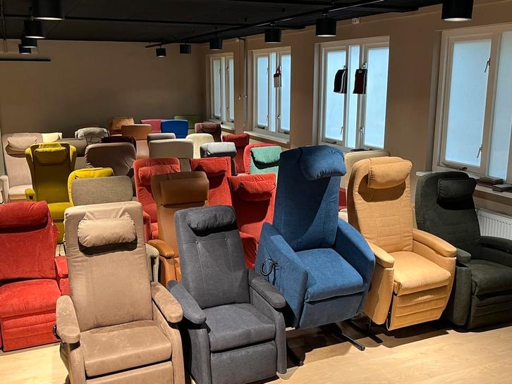 200 nieuwe en gebruikte Fitform Sta-op stoelen met garantie, Huis en Inrichting, Fauteuils, 50 tot 75 cm, Minder dan 75 cm, Zo goed als nieuw