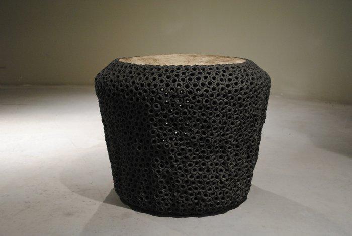 Gilles Caffier - Salontafel - Steengoed - Bijzettafel of, Antiek en Kunst, Kunst | Designobjecten