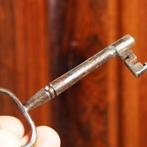 Grote pastoorskast in fabelachtig mooi palissander ca 1690 N, Antiek en Kunst, Antiek | Meubels | Kasten, Ophalen of Verzenden