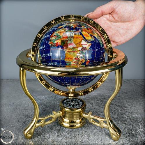 Kostbare wereldbol gemaakt van lapis lazuli en andere, Verzamelen, Mineralen en Fossielen