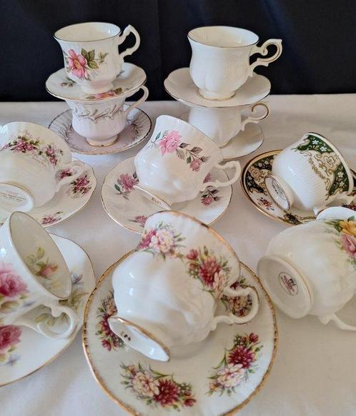 Paragon, Royal Ascot - Kop en schotel (19) - Porselein, Antiek en Kunst, Antiek | Meubels | Tafels