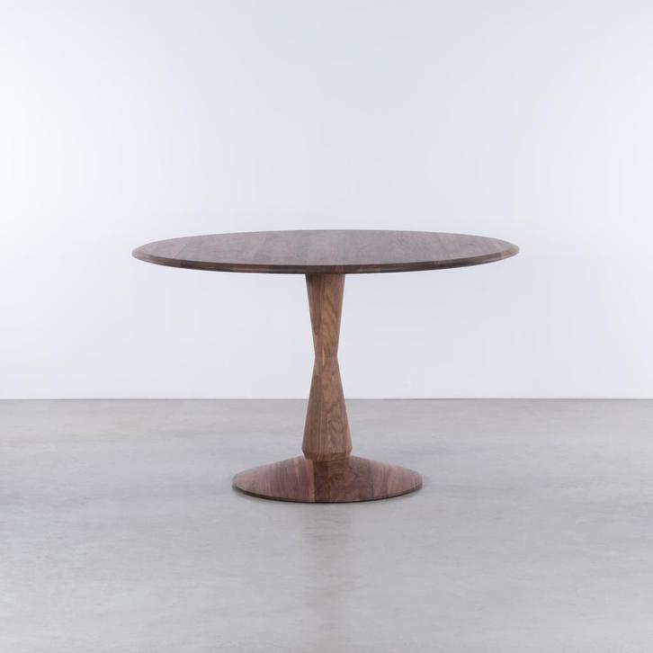 Massief houten ronde tafels - Scandinavisch design, Huis en Inrichting, Tafels | Eettafels, 100 tot 150 cm, 100 tot 150 cm, Rond