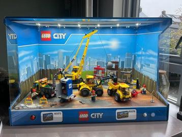 Lego - Grote zeldzame LEGO City winkeldisplay met kraan en beschikbaar voor biedingen