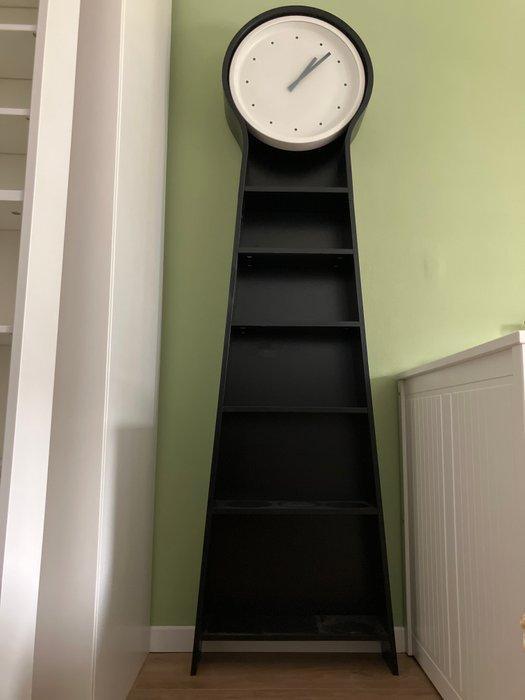 Torenuurwerk - IKEA - Modern Populierenmultiplex en zwart, Antiek en Kunst, Antiek | Meubels | Stoelen en Banken