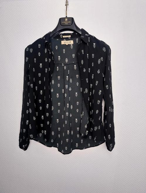 Stylish Revelation Blouse with Unique Print - Size S, Kleding | Dames, Tops, Nieuw, Verzenden