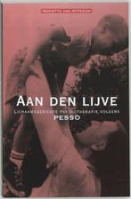 Aan den lijve 9789026515026 M. van Attekum, Boeken, Verzenden, Gelezen, M. van Attekum