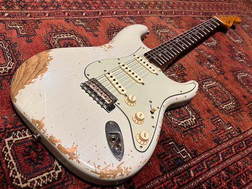 Fender Custom Shop 65 Heavy Relic Stratocaster Sonic Bue, Muziek en Instrumenten, Snaarinstrumenten | Gitaren | Elektrisch, Solid body