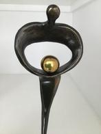 Corry Ammerlaan - Artihove - sculptuur, “ De gouden bron van