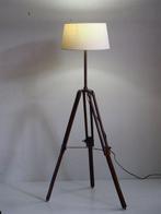 Staande lamp - Hout - XL vintage houten driepoot, Antiek en Kunst, Curiosa en Brocante
