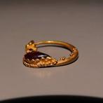 Oud-Egyptisch Goud Oorbel. Hellenistische periode, ca. 2e -