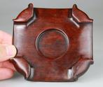Sculpted Base Stand - Lotus - Tulpenboomhout - China - 19e
