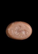 Sasanian Beige Agate Stempelzegel met hoornend viervoetig, Antiek en Kunst