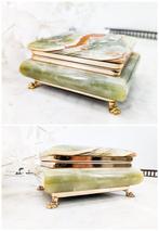 Belle boîte à bijoux en marbre donyx vert, pieds pattes de