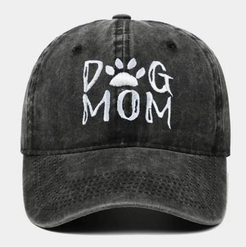 Diverse caps o.a.Dog Mom in meerdere kleuren beschikbaar voor biedingen