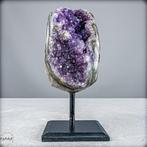 Natural Deep Purple Amethyst Druse op stand, Uruguay-