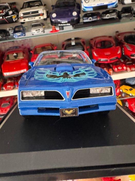Maisto 1:18 - Modelauto - Pontiac Firebird Trans Am Raro -, Hobby en Vrije tijd, Modelauto's | 1:5 tot 1:12