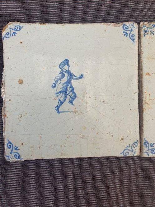 Tegel (3) - Twee kinderspelen en een brandweerman -, Antiek en Kunst, Antiek | Glas en Kristal
