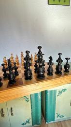 Schaakspel - Schönes Schachbrett mit Spielfiguren - Hout, Antiek en Kunst