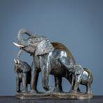 Beeld; Joshua Chirume - Drie olifanten, Antiek en Kunst, Kunst | Beelden en Houtsnijwerken, Ophalen of Verzenden
