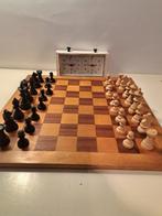 Schaakspel - Staunton schaakstukken en schaakklok +