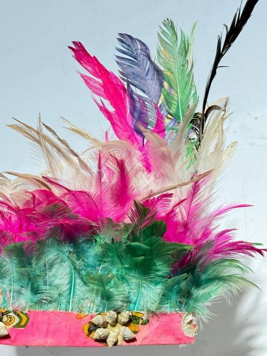 Kleurrijke hoofdbescherming voor ceremoniële doeleinden, Antiek en Kunst, Kunst | Niet-Westerse kunst