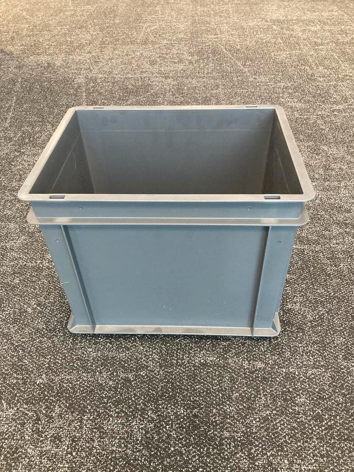 Gebruikte dichte bakken 40x30x32 cm. Partij RAKO kratten, Doe-het-zelf en Verbouw, Kratten en Dozen, Minder dan 50 cm, Zo goed als nieuw