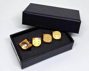 Dobbelsteen ventieldopjes goud in cadeau-verpakking. beschikbaar voor biedingen