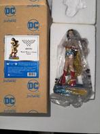 Enesco - Beeldje - Wonder Woman vs Cheetah - Hars, Verzamelen, Nieuw