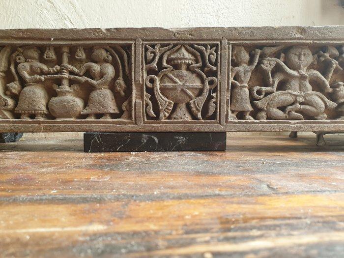 Jain Haveli-bovenlijst met in het midden de mand van, Antiek en Kunst, Kunst | Niet-Westerse kunst