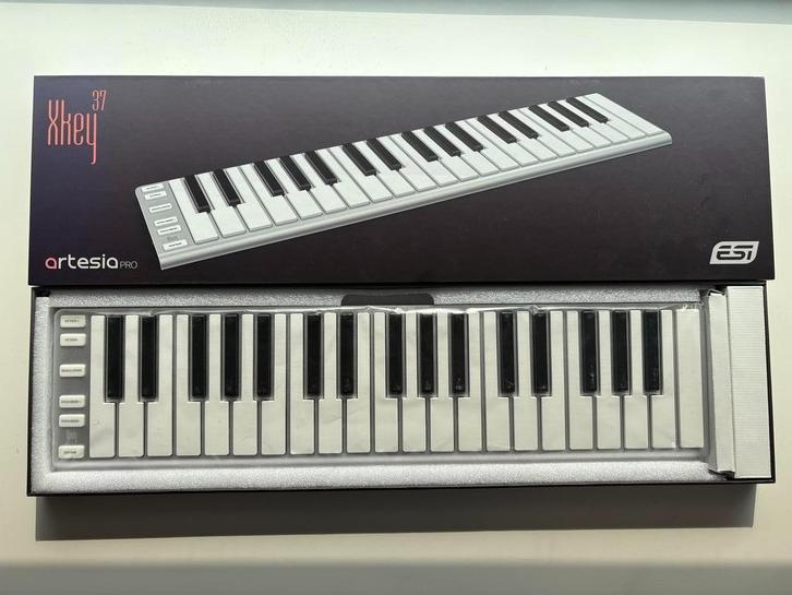 ESI Audio xKey 37, Muziek en Instrumenten, Keyboards, Zo goed als nieuw
