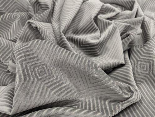 t Pregiato Velluto cimato Enzo degli Angiuoni cm 515 x 140, Antiek en Kunst, Antiek | Kleden en Textiel