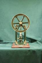 Stoommachine - Hout, Messing, Staal - Werkende verticale, Antiek en Kunst, Antiek | Speelgoed