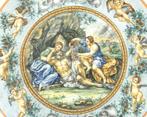 Een majolica schaal, Italië, 19e eeuw