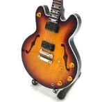 Miniatuur Gibson 1968 ES-335 gitaar met gratis standaard, Ophalen of Verzenden, Nieuw, Pop, Beeldje of Miniatuur