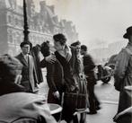 Robert Doisneau (1912–1994) - Le Baiser de lHôtel de Ville,