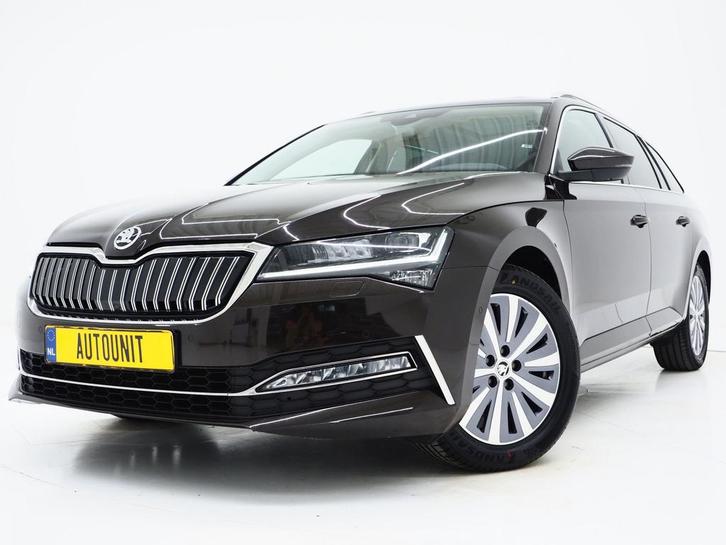 Zakelijke Lease |  Škoda Superb Combi 1.4 TSI iV Style, Auto's, Skoda, Dealer onderhouden, Lease, Zwart, Automaat, Stationwagon