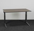 Ahrend Essa Knop Verstelbaar Bureau - Donker Eiken Blad | 12, Huis en Inrichting, Bureaus, Ophalen of Verzenden, Nieuw