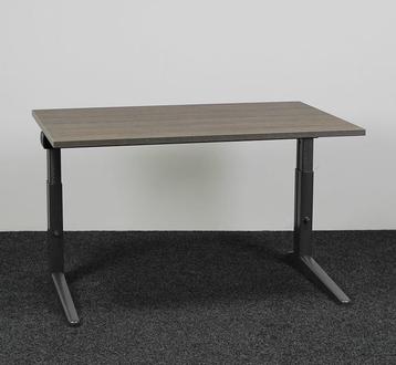 Ahrend Essa Knop Verstelbaar Bureau - Donker Eiken Blad | 12 beschikbaar voor biedingen