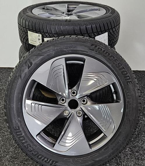 Winterset | 18 inch Cyclone | Cupra Born | Nieuw | ORIGINEEL, Auto-onderdelen, Banden en Velgen, 18 inch, Winterbanden, 215 mm
