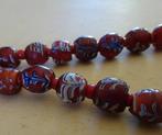 Collier van 39 kralen uit Murano, type feather of flower